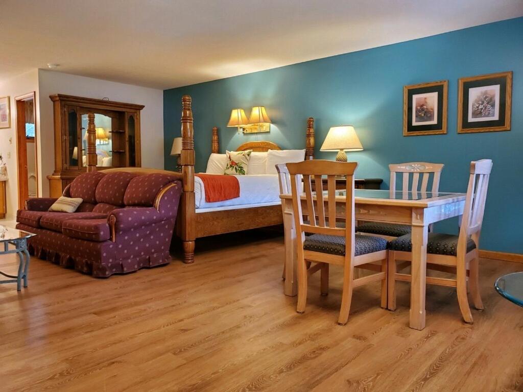 Meadowlark Motel With Restaurant & Bar Маґґі-Валлі Екстер'єр фото